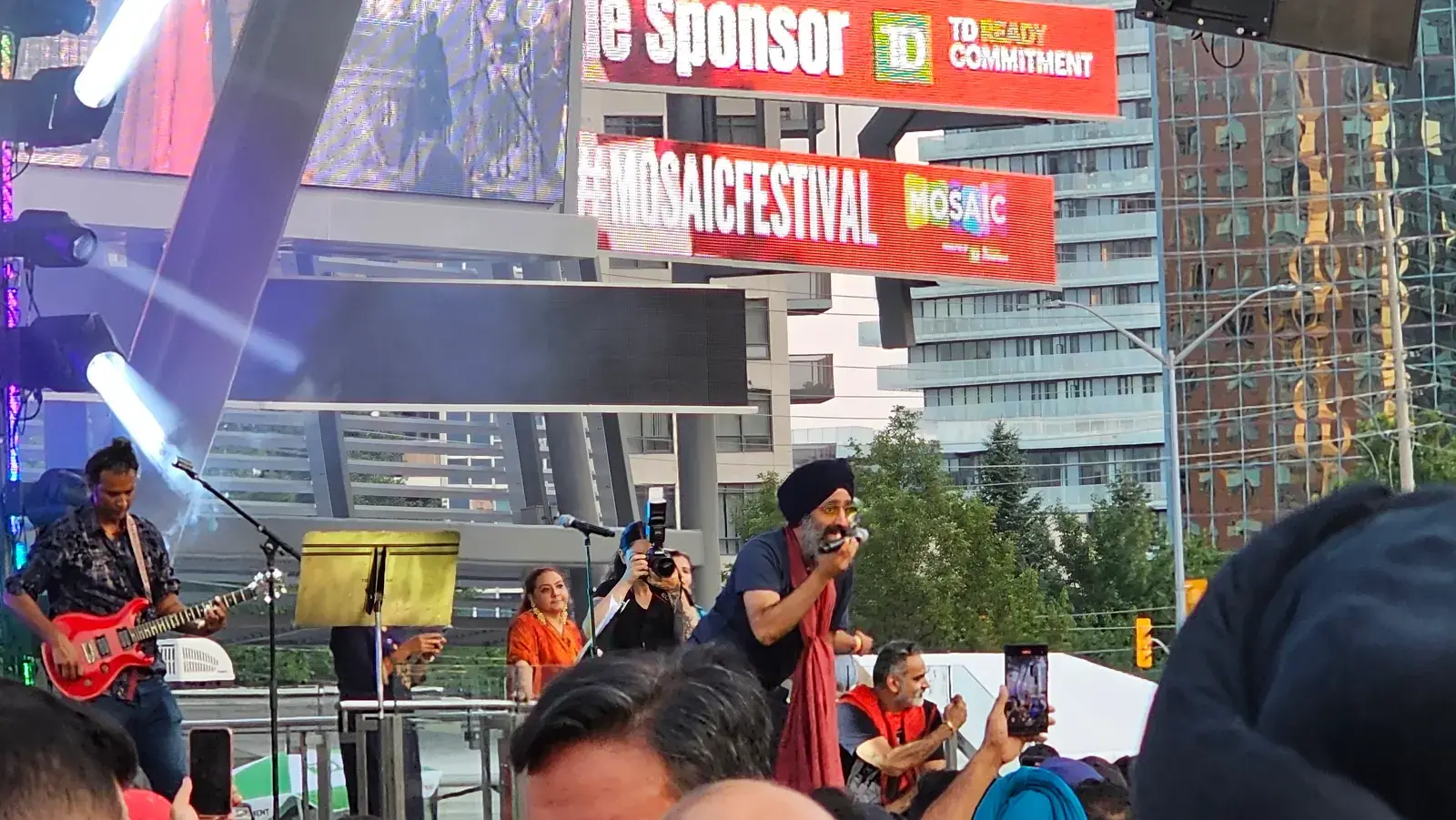 Rabbi Shergill performing at Mosaic